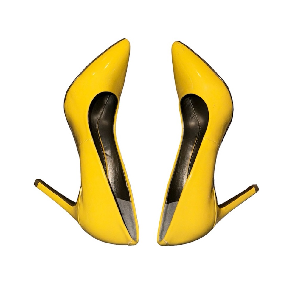 Pointed Toe Heels - image 6